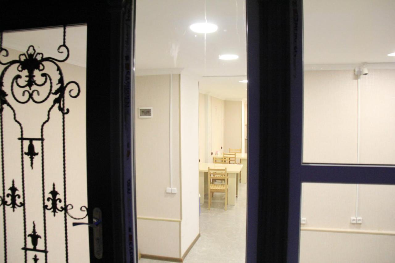 Blossom Hostel Updated ! Обновлено !!! City Center! Perfect Order!!! Snow-White Bed Linen!!! Идеальный Порядок!!! Белоснежное Постельное Белье!!! Центр Города !!! Tbilisi Luaran gambar