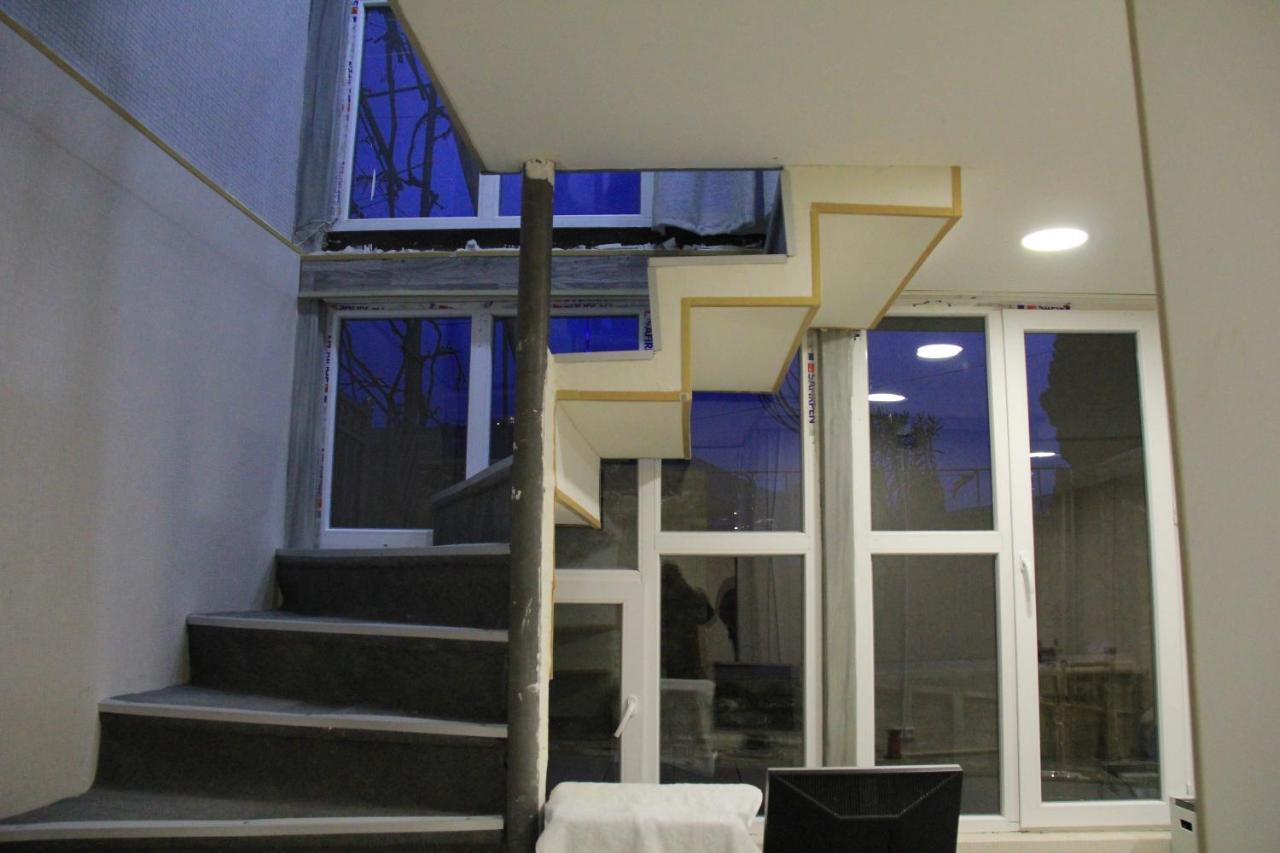 Blossom Hostel Updated ! Обновлено !!! City Center! Perfect Order!!! Snow-White Bed Linen!!! Идеальный Порядок!!! Белоснежное Постельное Белье!!! Центр Города !!! Tbilisi Luaran gambar