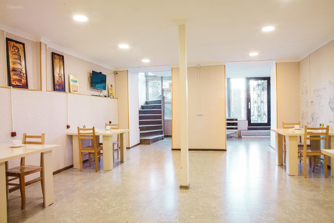 Blossom Hostel Updated ! Обновлено !!! City Center! Perfect Order!!! Snow-White Bed Linen!!! Идеальный Порядок!!! Белоснежное Постельное Белье!!! Центр Города !!! Tbilisi Luaran gambar