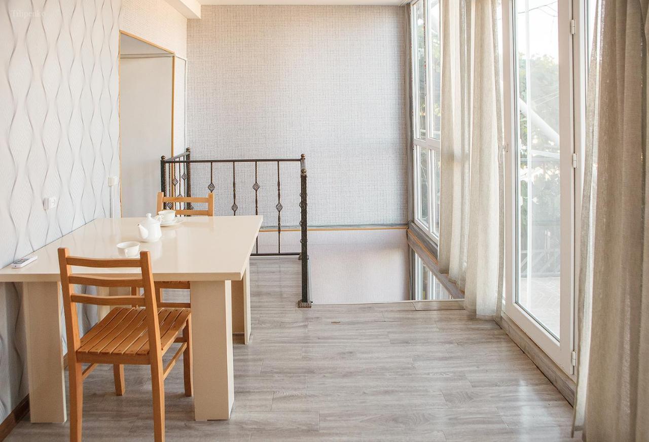 Blossom Hostel Updated ! Обновлено !!! City Center! Perfect Order!!! Snow-White Bed Linen!!! Идеальный Порядок!!! Белоснежное Постельное Белье!!! Центр Города !!! Tbilisi Luaran gambar